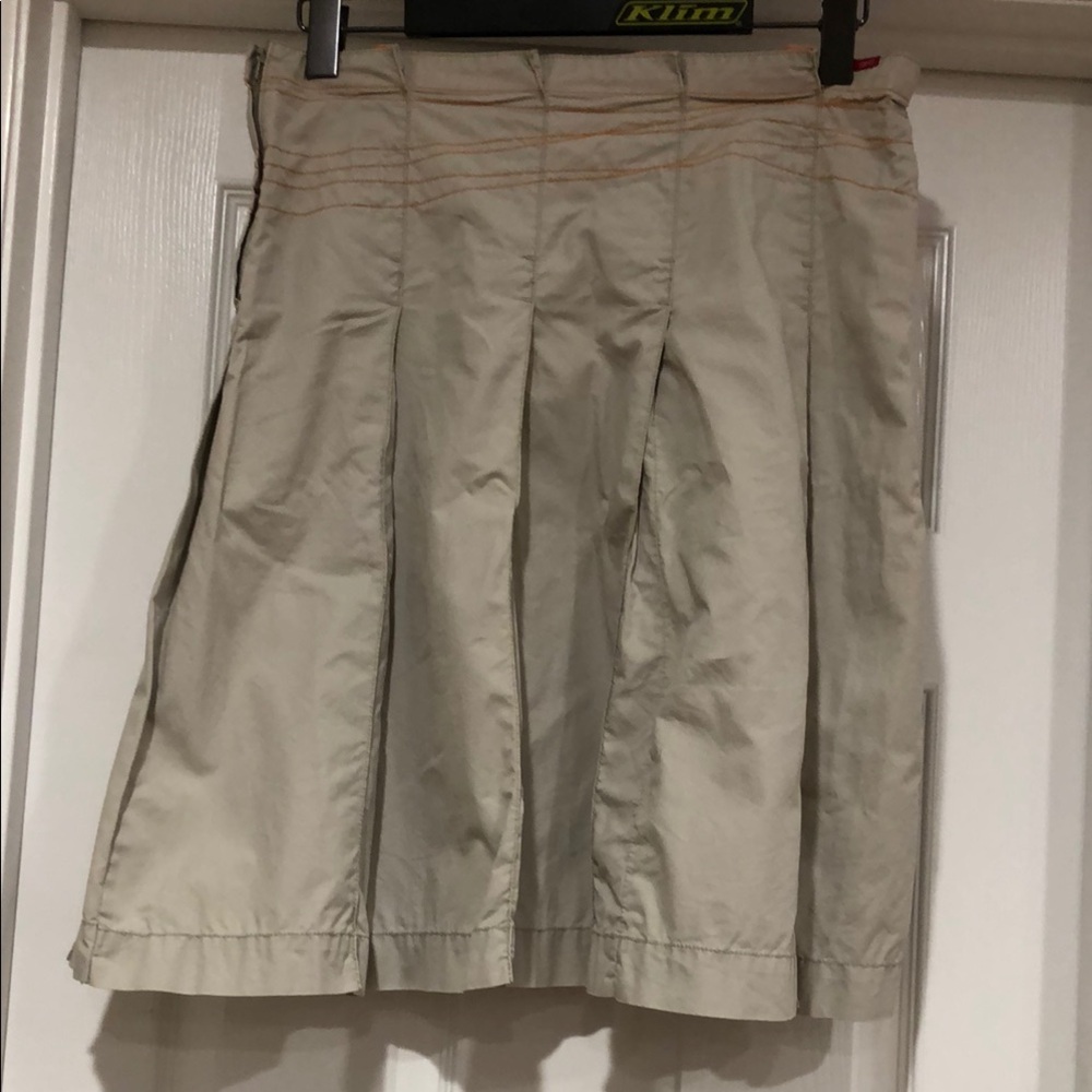 Unique Esprit Pleated Skirt - Picture 8 of 14
